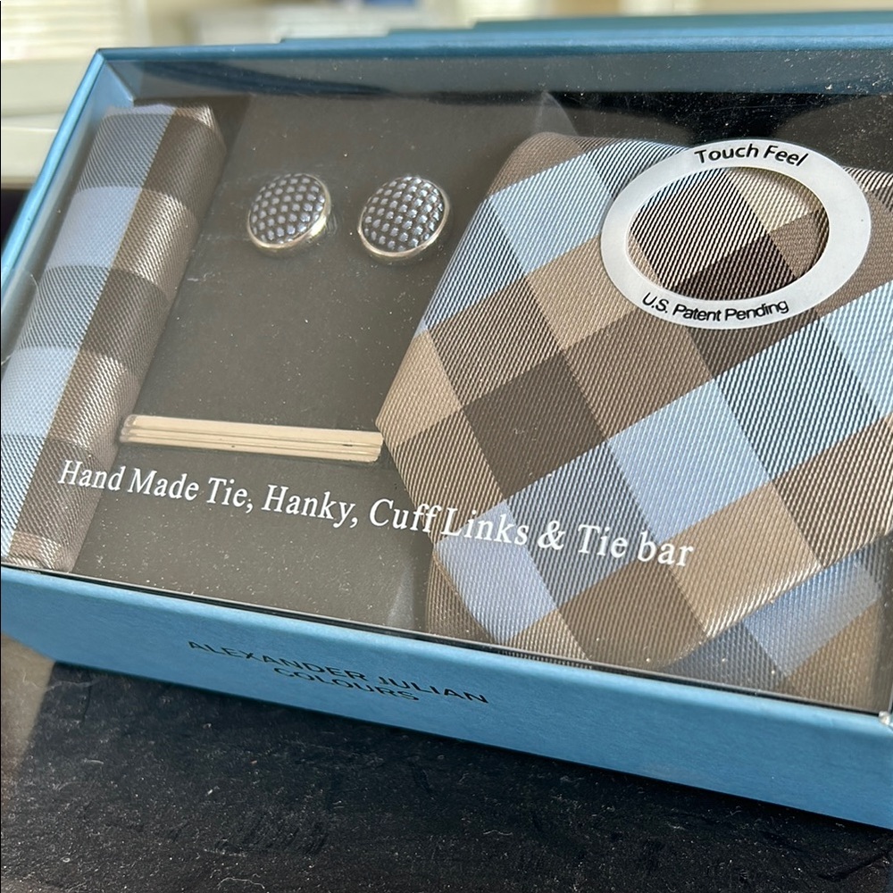 Alexander Julian Blue Plaid Tie Set